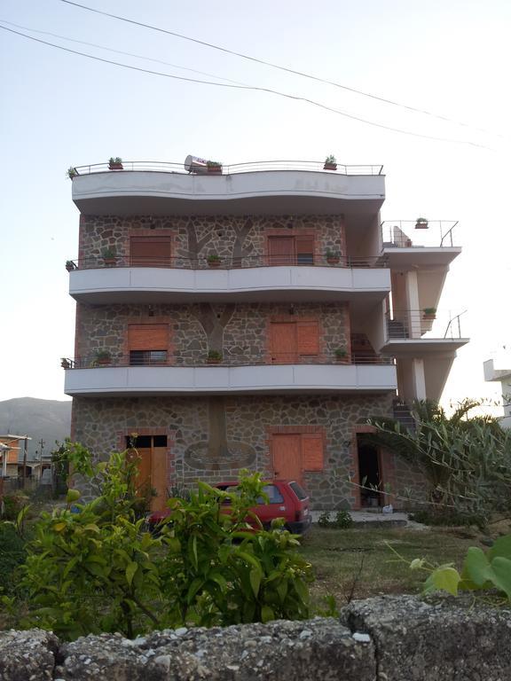 Velaj Apartments Orikum Ruang foto