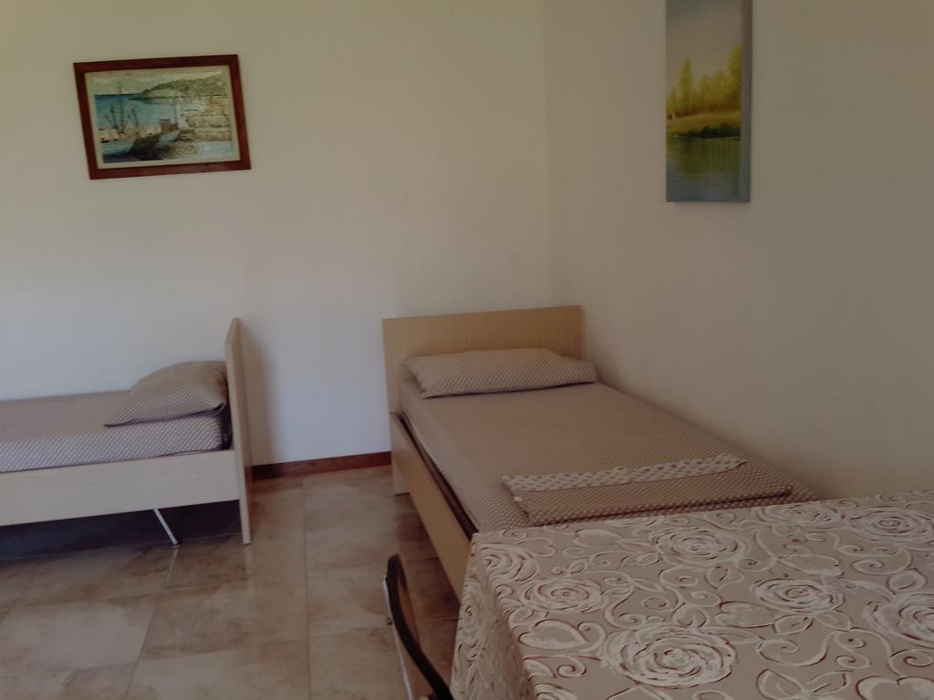 Velaj Apartments Orikum Bagian luar foto