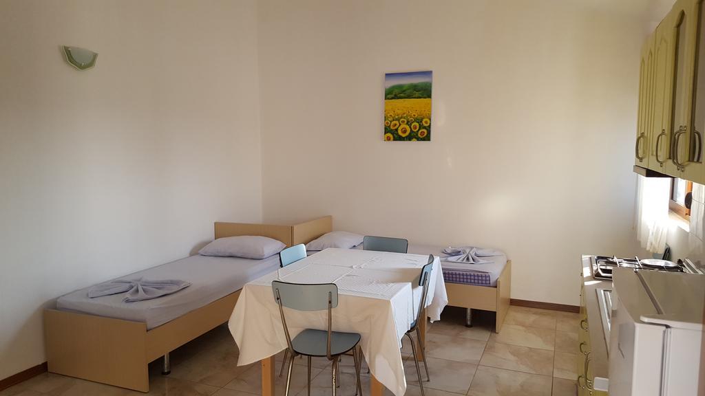 Velaj Apartments Orikum Bagian luar foto