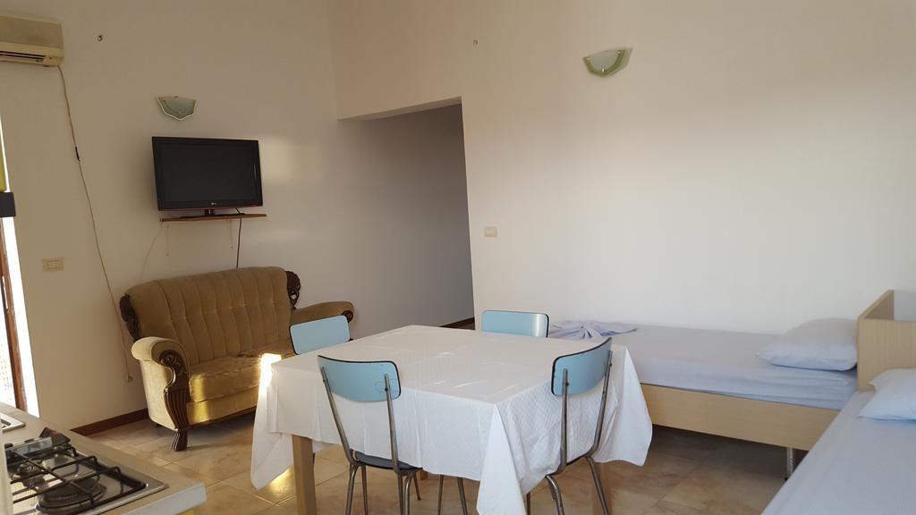 Velaj Apartments Orikum Bagian luar foto