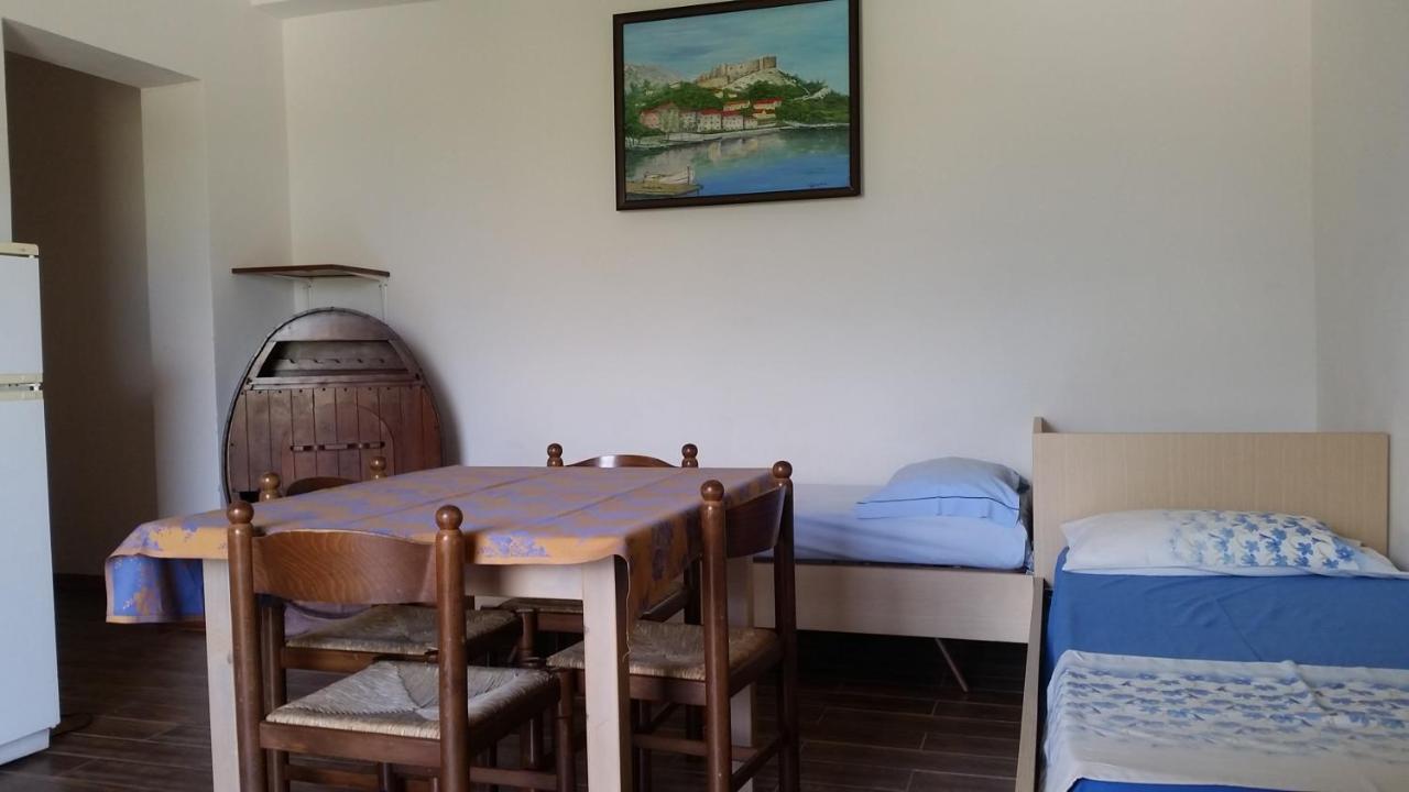 Velaj Apartments Orikum Bagian luar foto